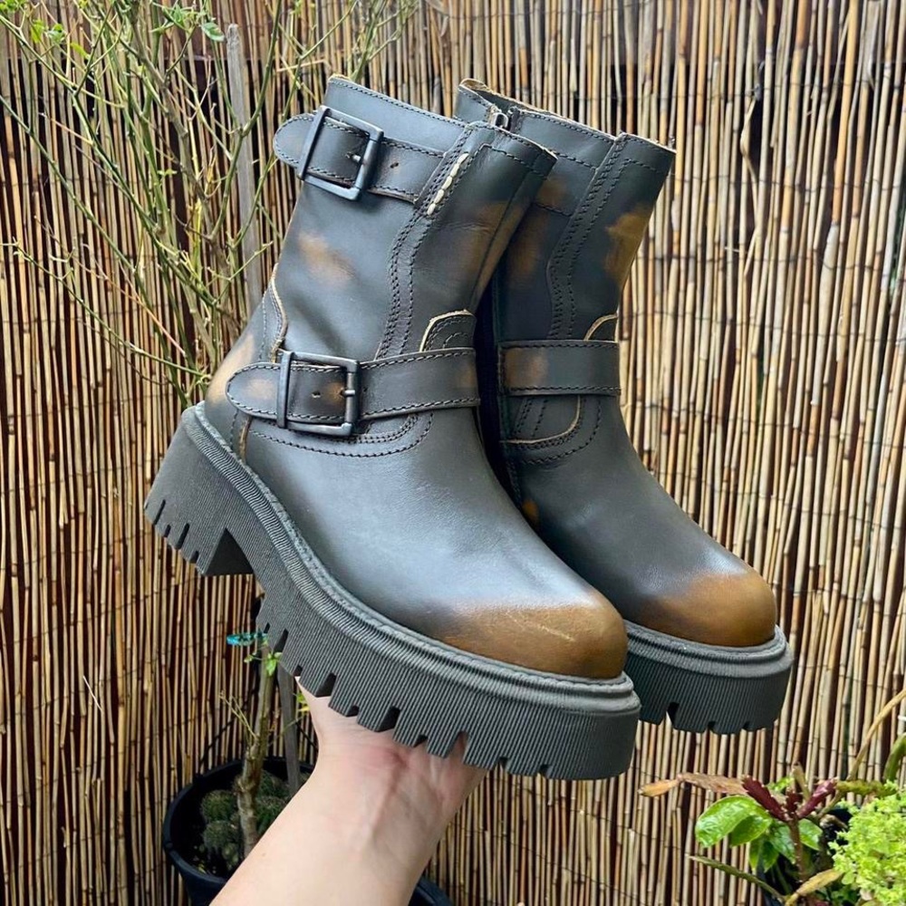 chunky platform biker steve madden boots NWT
